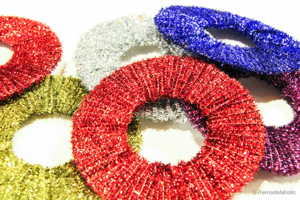 Pipe Cleaner Wreath Ornaments, Day 2
