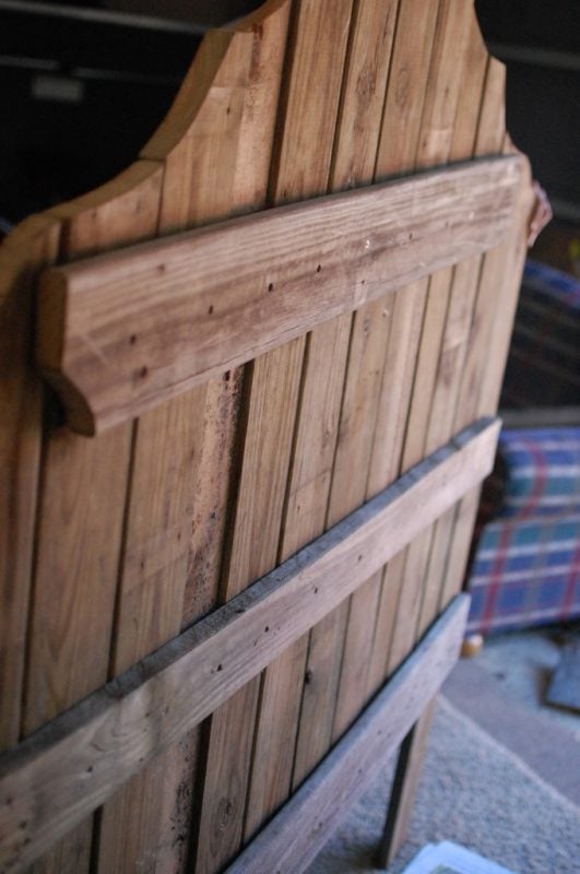 use fence boards to build rustic wood headboard, The Accent Piece on Remodelaholic